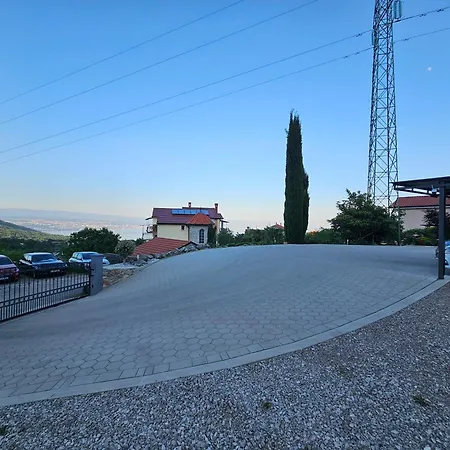 Apartament Ruza 3 *